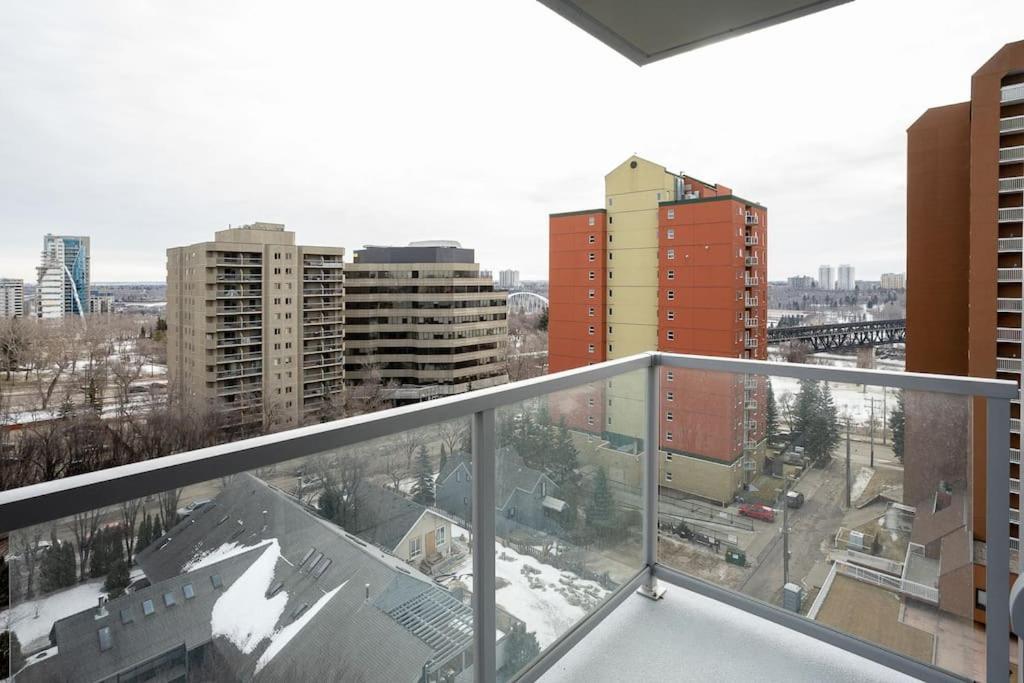 Hendrix Luxury Apartments By Corporate Stays Edmonton Exterior photo